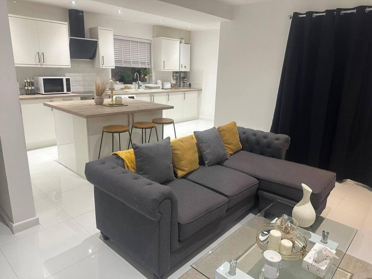 Charming 3-Bed Home Minutes From City Centre 노팅엄 외부 사진
