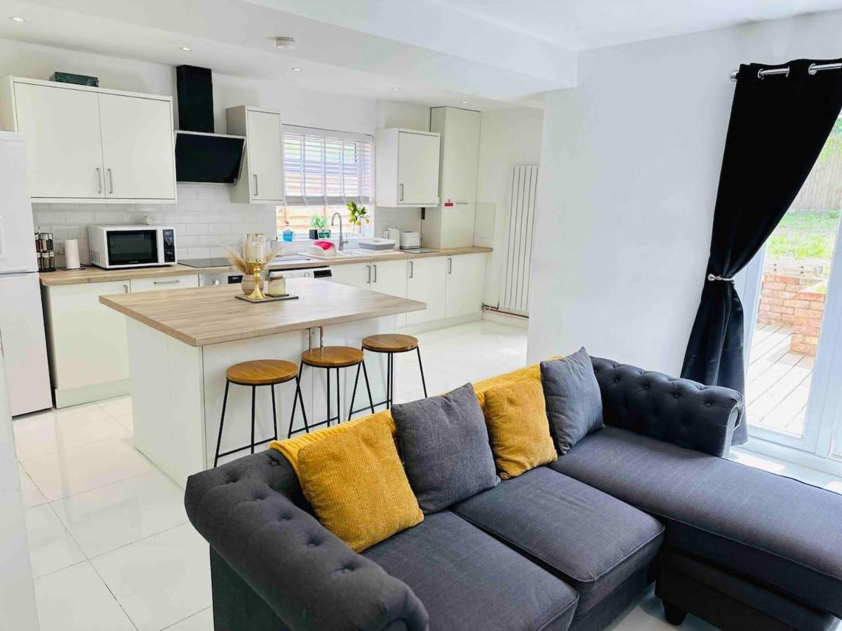 Charming 3-Bed Home Minutes From City Centre 노팅엄 외부 사진