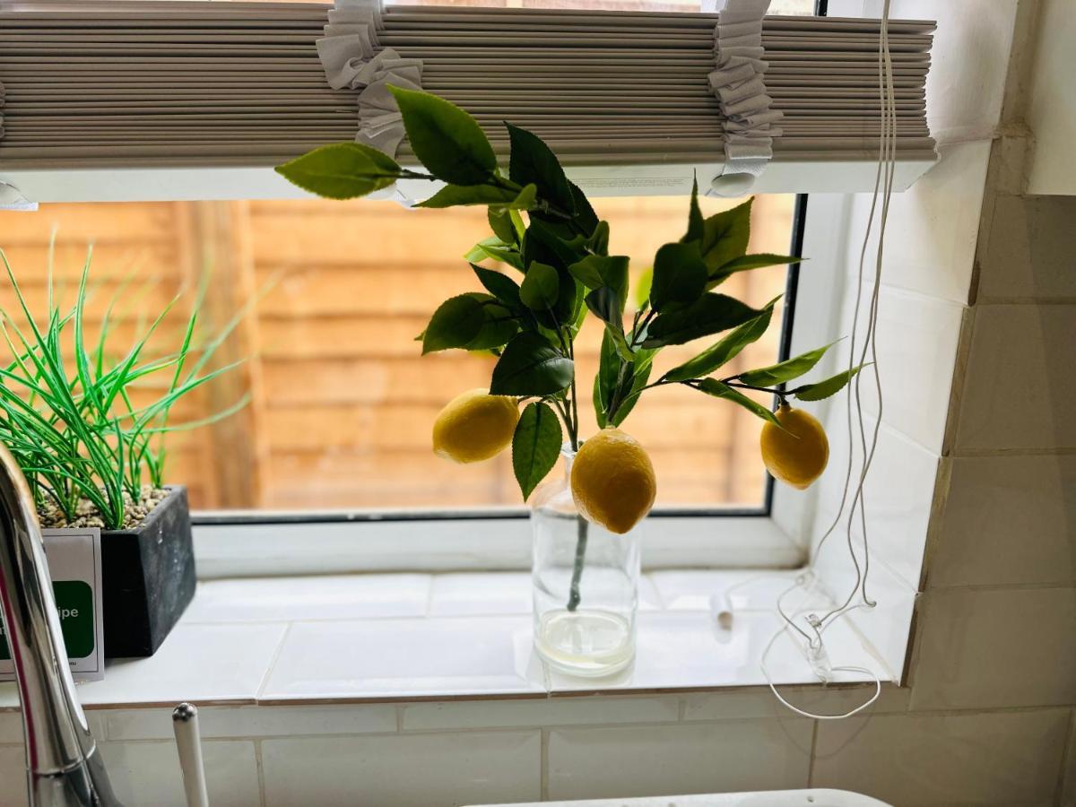 Charming 3-Bed Home Minutes From City Centre 노팅엄 외부 사진